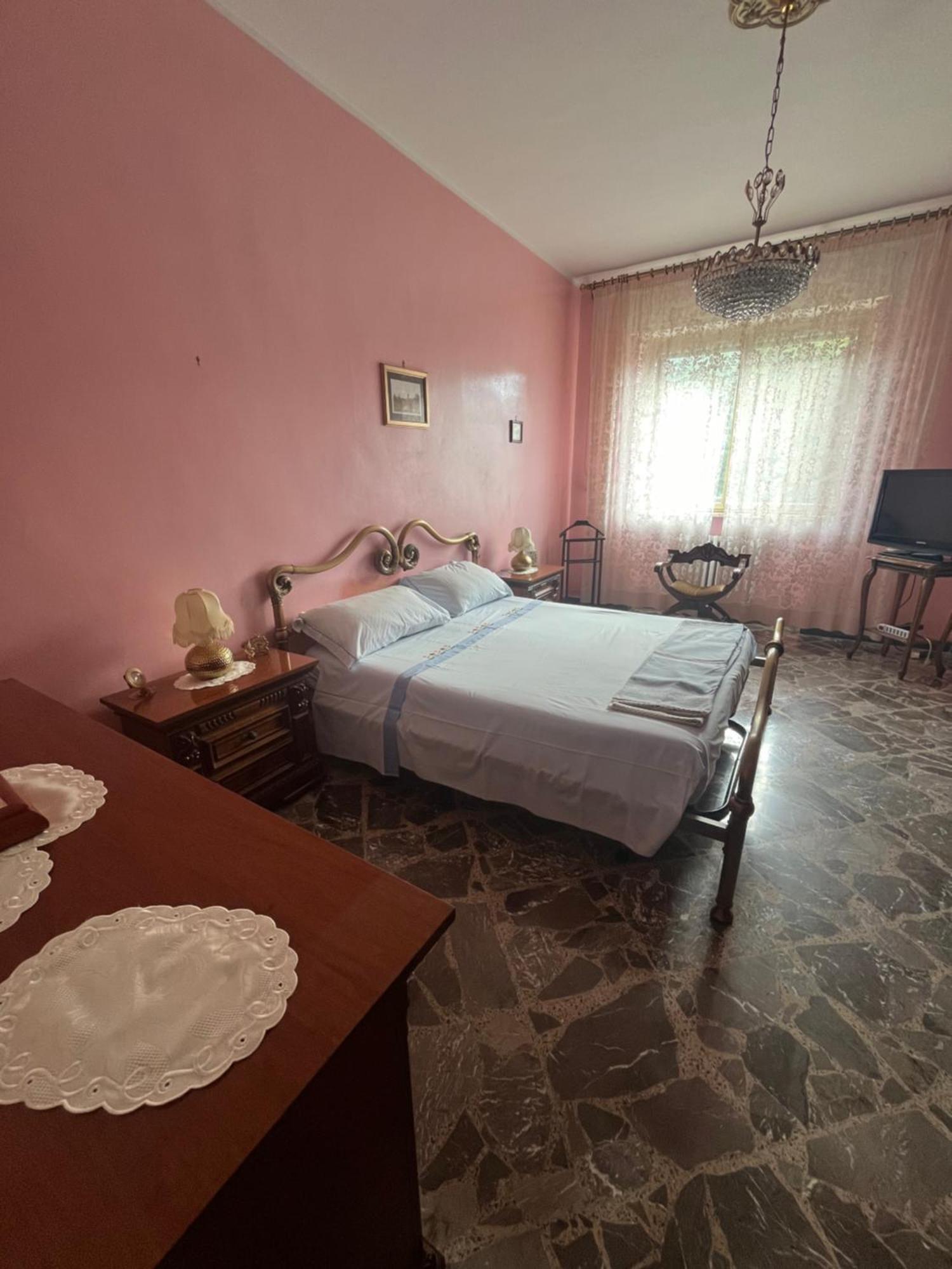 Appartamento La Casa Di Anna Brindisi Esterno foto